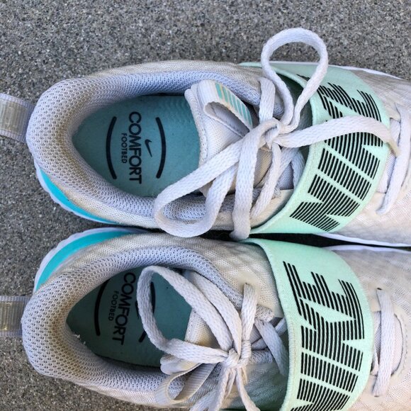 2021 Nike In Season TR 9 Women's Sz 7 White Blue Training Shoes AR4543-013 - Picture 4 of 9